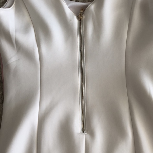 Guess Dress. Like a new. - Picture 5 of 7